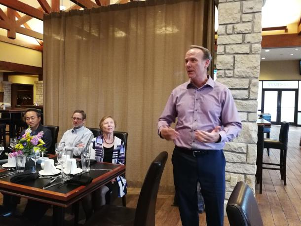 堪萨斯州立大学商公司经理讲话