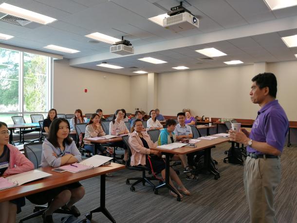 堪萨斯州立大学许淳教授给beat365MBA师生介绍美国高等教育